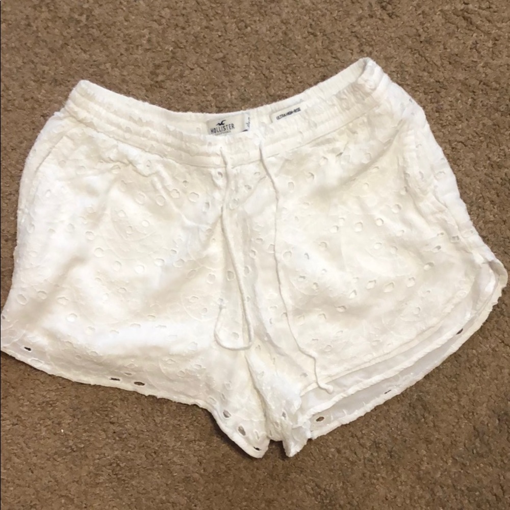 white hollister shorts